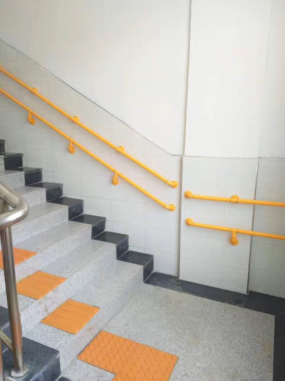 無(wú)障礙安全扶手分類