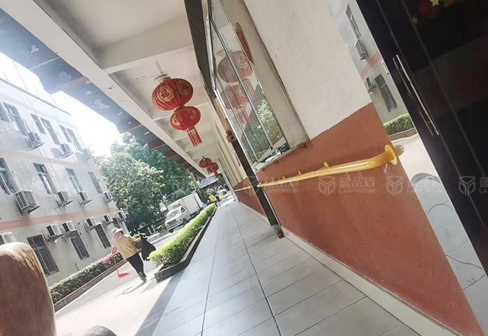花都頤養(yǎng)院走道扶手定制尺寸更合用【藍品盾】